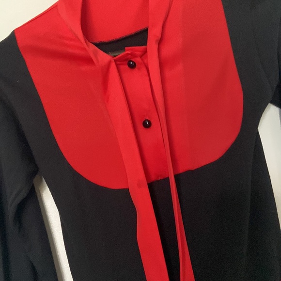 One of a kind bow tie top with a pocket. Size S fitted top.Red/Black - Picture 4 of 5